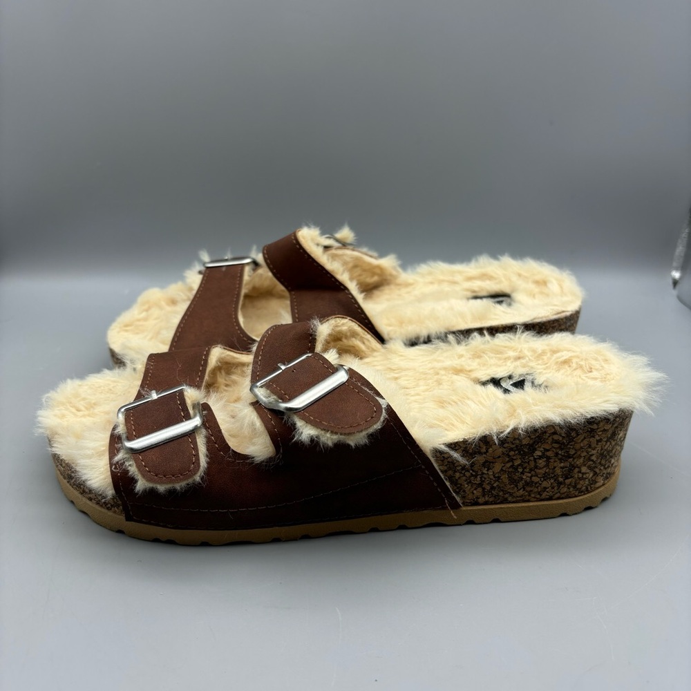 Dirty Laundry Sandals Women’s Size 9.5 Time Out Cozy Wedge‎ Slides Brown